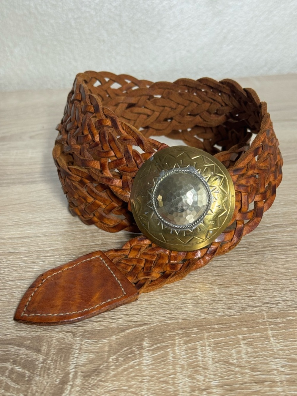 Women’s Size S/M Brown Leather Braided Belt Round Boho Buckle Metal